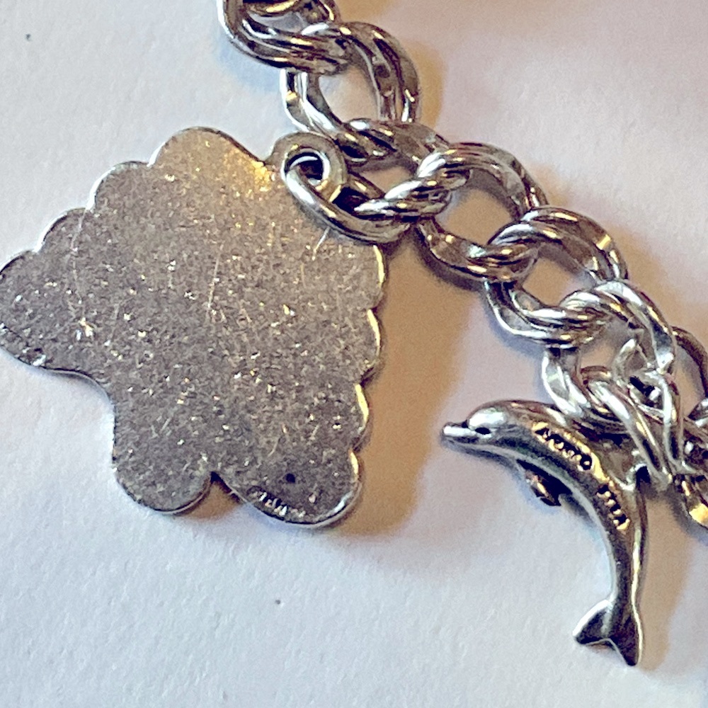 Sterling Silver James Avery 12 Charm Bracelet with Various Retired Charms - Picture 7 of 16